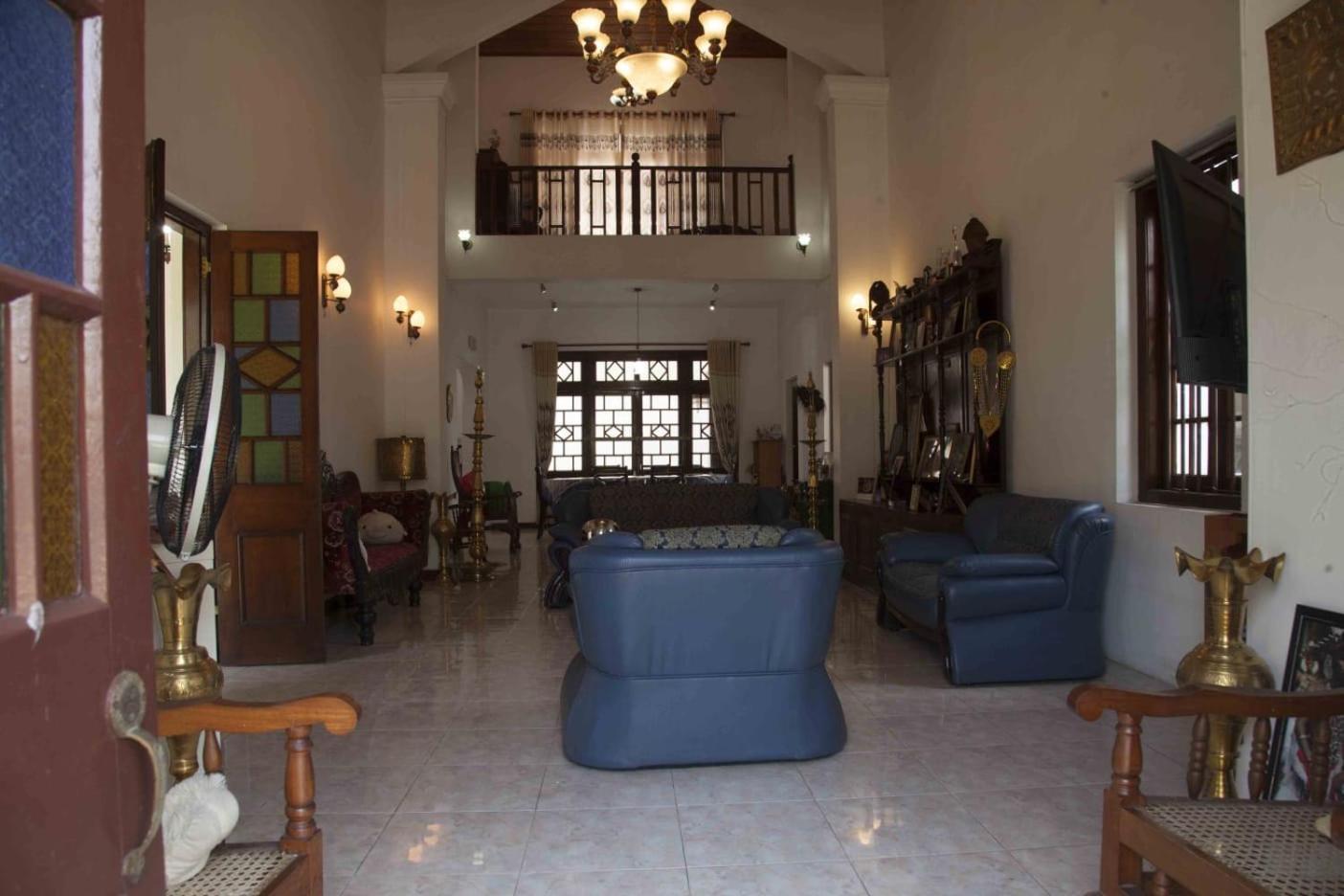 Antique Tourists Lodge Канди Екстериор снимка