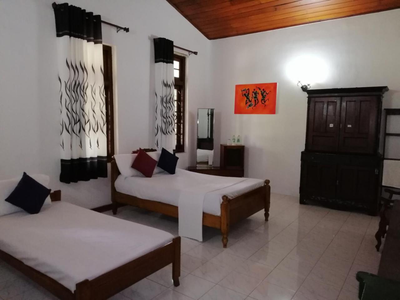 Antique Tourists Lodge Канди Екстериор снимка