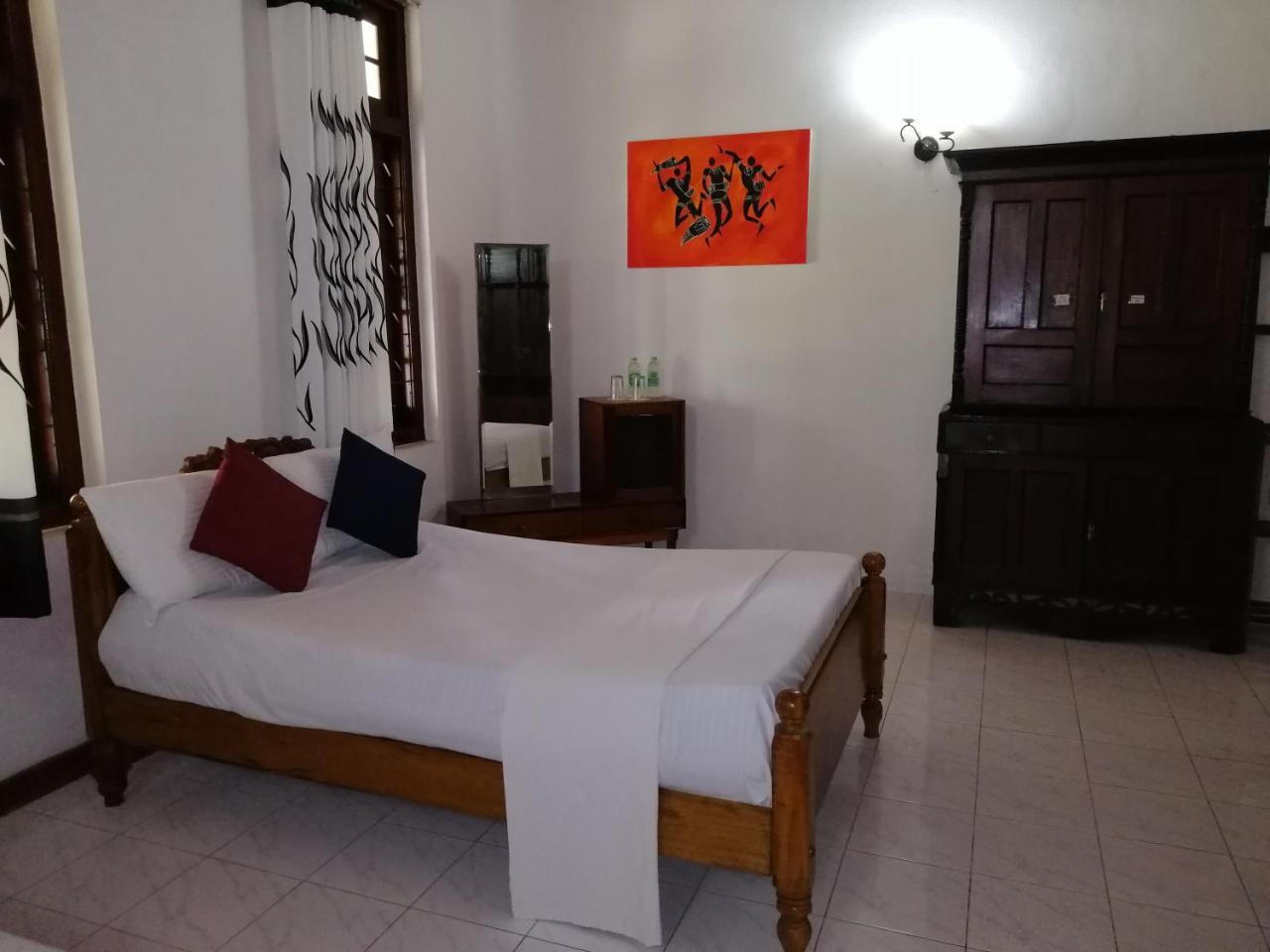 Antique Tourists Lodge Канди Екстериор снимка