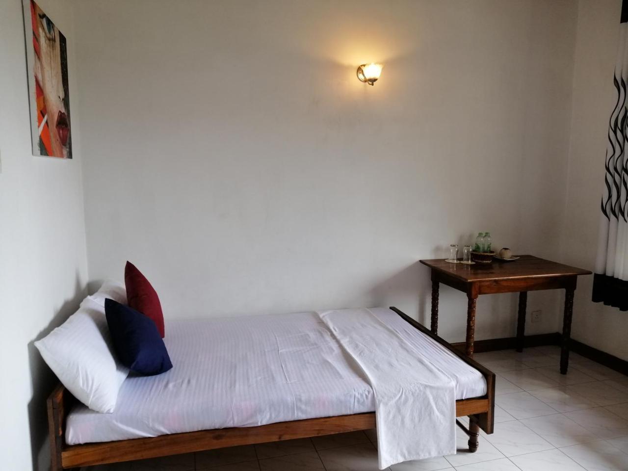 Antique Tourists Lodge Канди Екстериор снимка