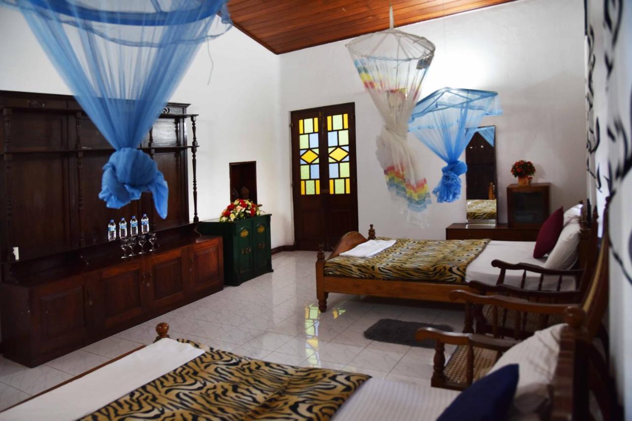 Antique Tourists Lodge Канди Екстериор снимка