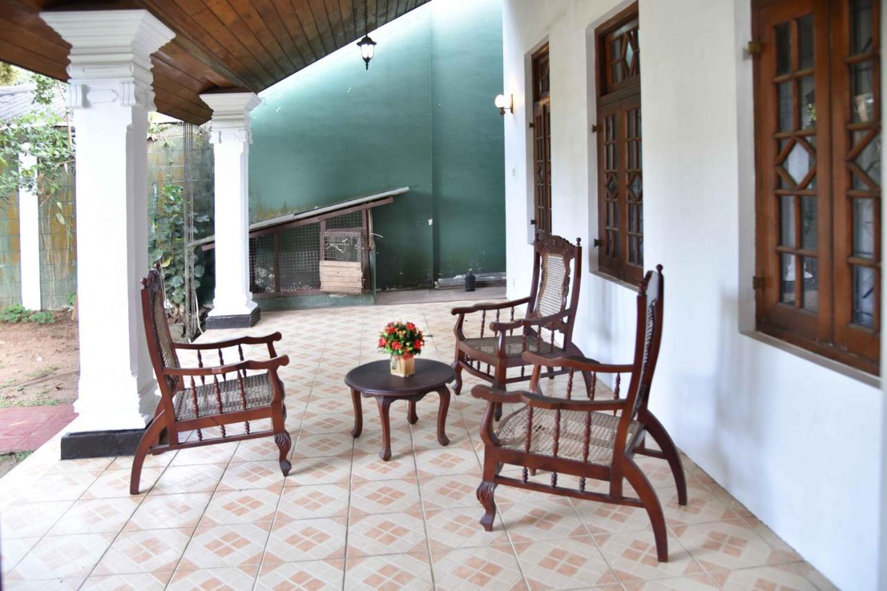 Antique Tourists Lodge Канди Екстериор снимка