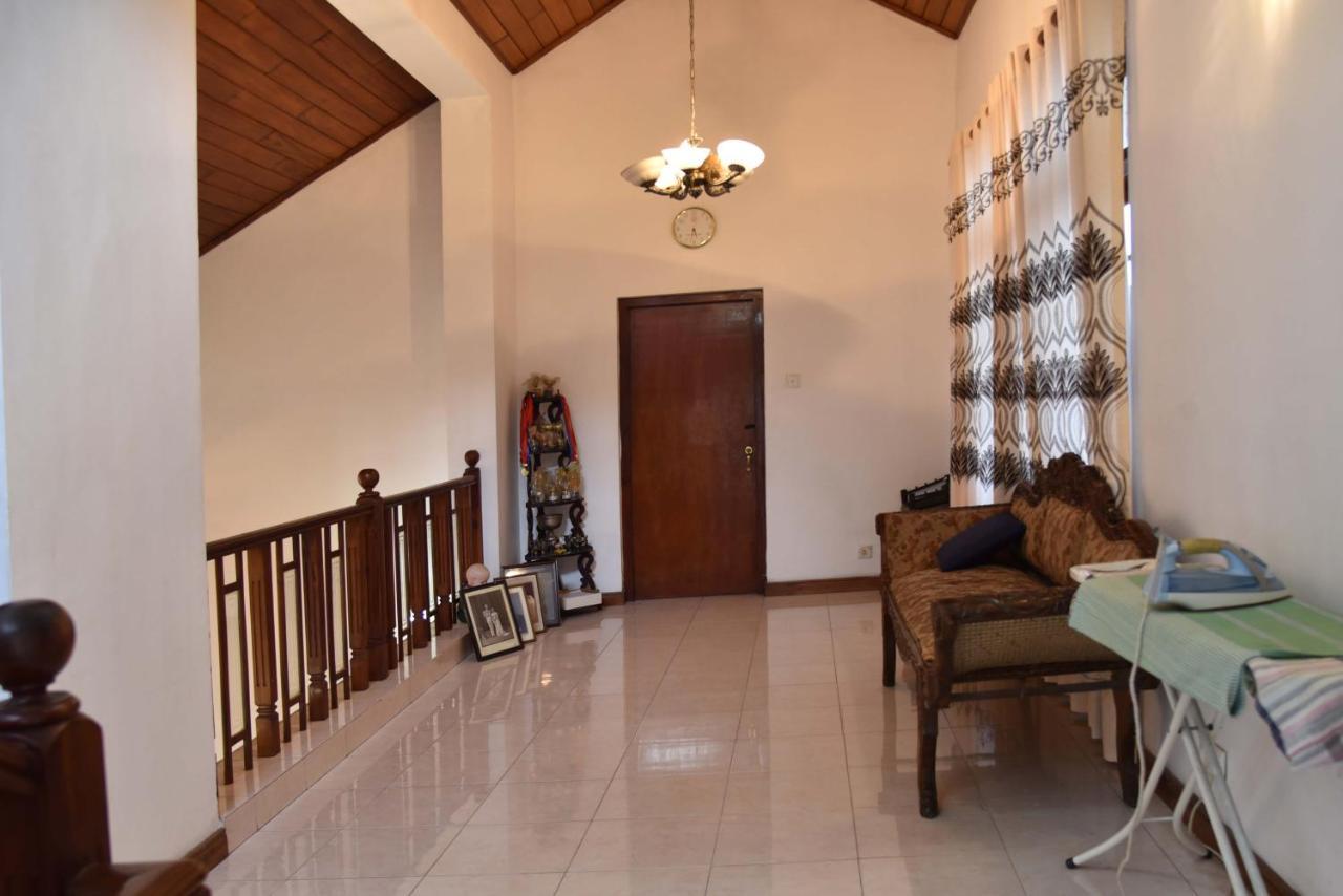 Antique Tourists Lodge Канди Екстериор снимка