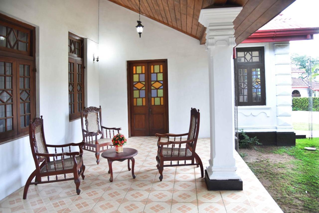 Antique Tourists Lodge Канди Екстериор снимка