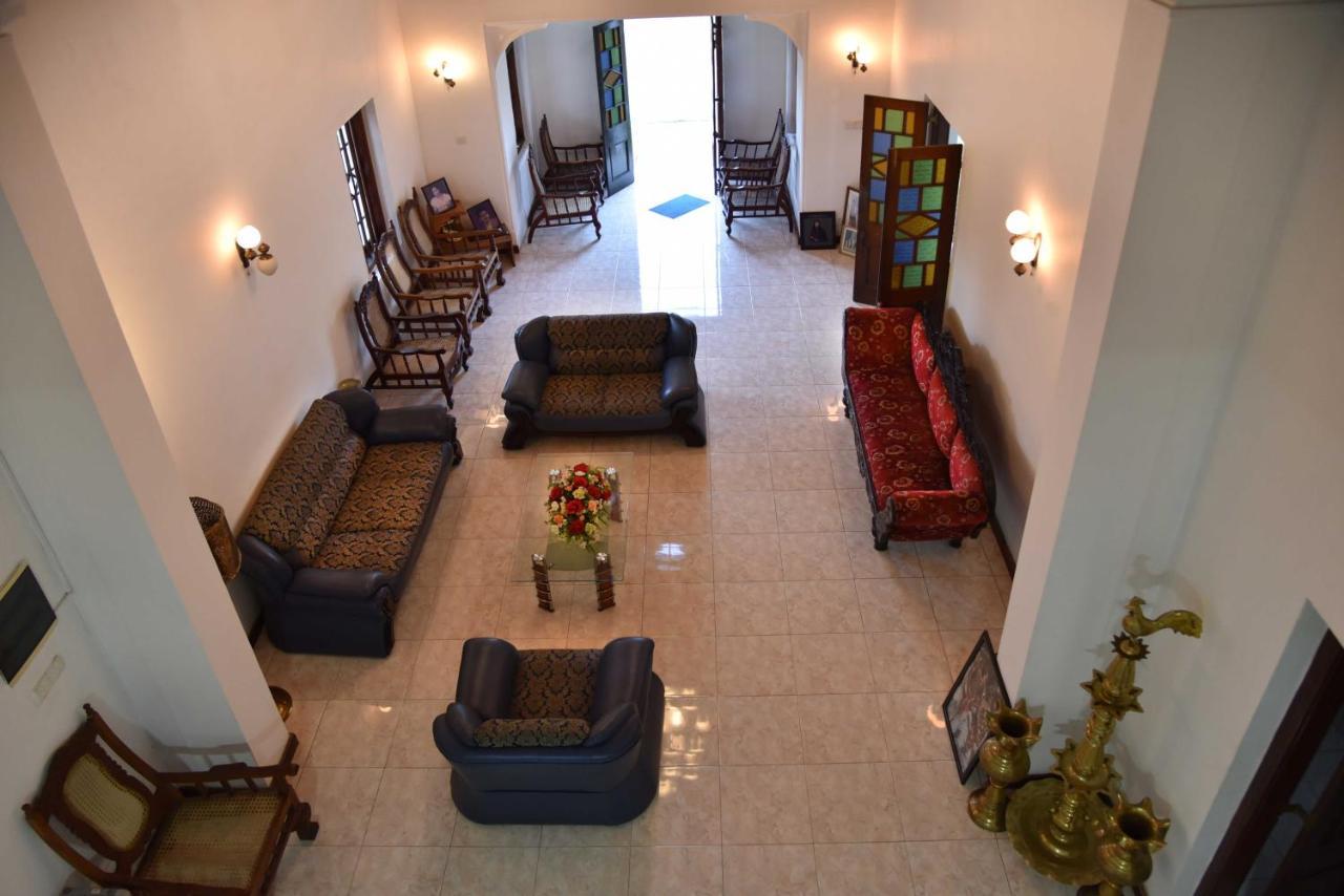 Antique Tourists Lodge Канди Екстериор снимка